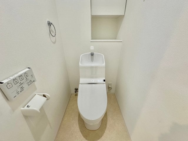  キャッスルコート岩端