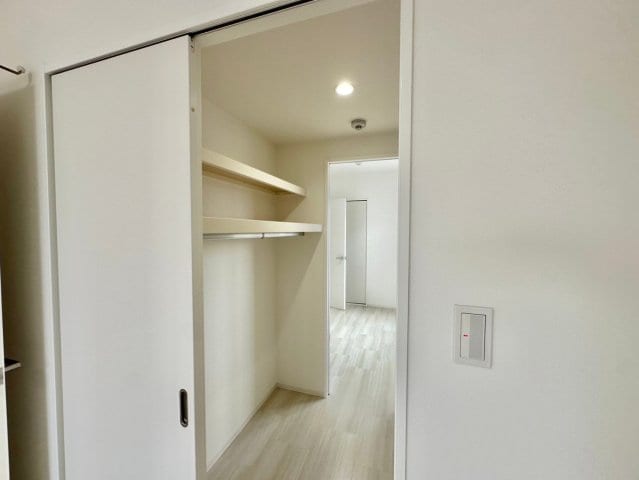  キャッスルコート岩端