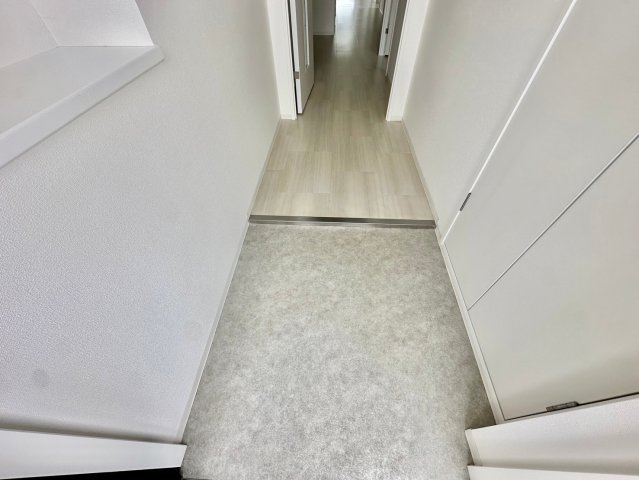  キャッスルコート岩端