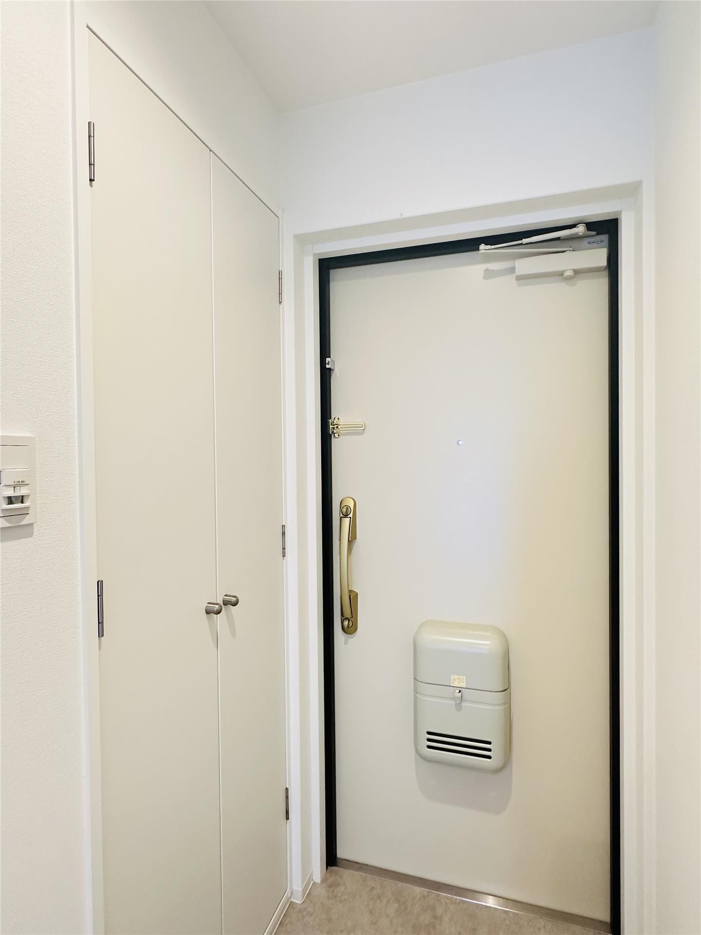  キャッスルコート岩端