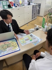 エイブル西葛西店の接客写真