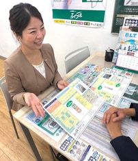エイブルひばりヶ丘店の接客写真