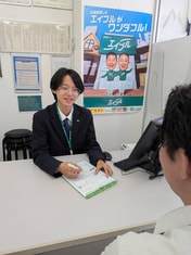 エイブル鷺ノ宮店の接客写真