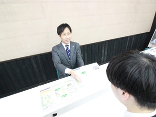 エイブル五反田店の接客写真