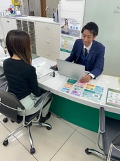 エイブル上新庄店の接客写真