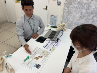 エイブル藤井寺店の接客写真