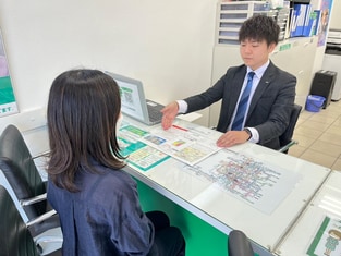 エイブル岸和田店の接客写真