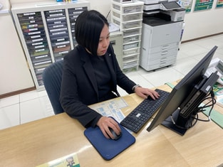 エイブル西長堀店の接客写真