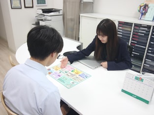 エイブル矢場町店の接客写真