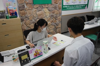 エイブル上小田井店の接客写真