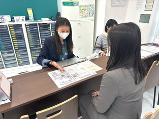 エイブル名古屋国際センターの接客写真