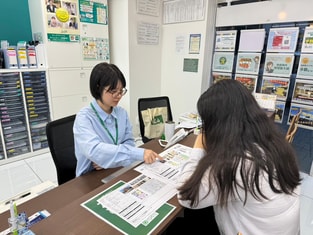 エイブル名古屋国際センターの接客写真
