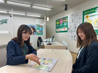 エイブル北二十四条店の接客写真