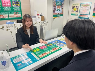 エイブル平岸店の接客写真