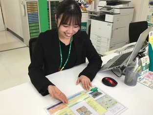 エイブル月寒中央店の接客写真