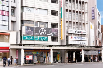 エイブル北浦和店の接客写真