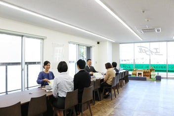 エイブル越谷店の内観写真