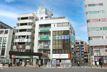 エイブル志木南口店の接客写真