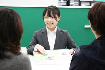 エイブル草加西口店の外観写真