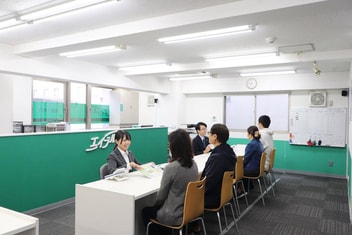 エイブル草加西口店の内観写真