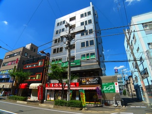 エイブル草加西口店の接客写真