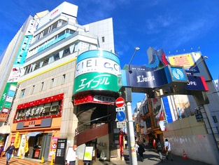 エイブル所沢西口店の接客写真