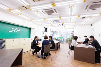 エイブル大宮西口店の内観写真