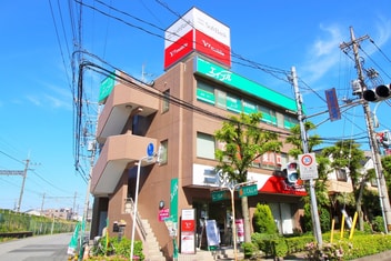 エイブル東川口店の接客写真