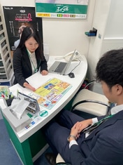 エイブル仙台駅前西口店の接客写真