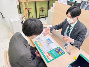 エイブル名取駅前店の接客写真
