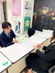 エイブル戸塚店の接客写真