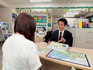 エイブル二俣川店の接客写真