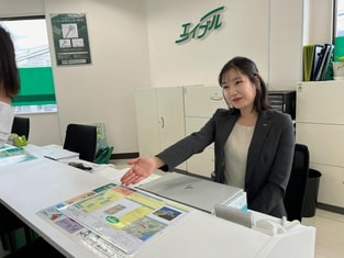 エイブル金沢文庫店の接客写真