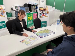 エイブル武蔵小杉店の接客写真