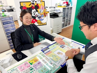 エイブル上大岡店の接客写真