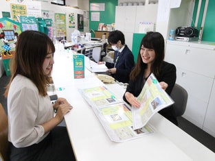 エイブル相模大野店の接客写真