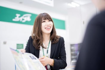 エイブル白楽店の接客写真