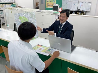 エイブル淵野辺店の接客写真