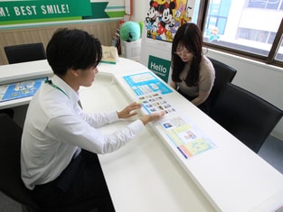 エイブル浦安店の接客写真