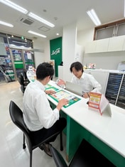 エイブル市川店の接客写真
