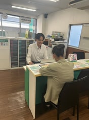 エイブル幡ヶ谷店の接客写真