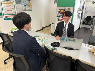 エイブル仁川店の接客写真