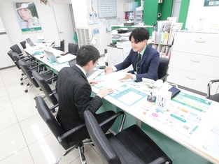 エイブル甲子園口店の接客写真