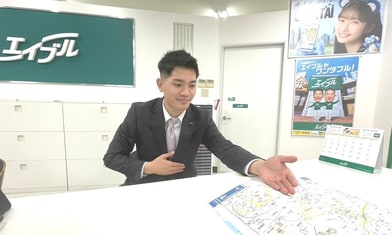 エイブル新長田店の接客写真