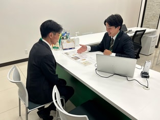エイブル北野田店の接客写真