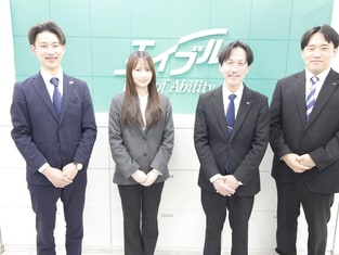 エイブル天神西通店の接客写真