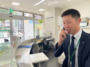 エイブル六本松店の接客写真