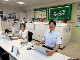 エイブル新宮店の接客写真