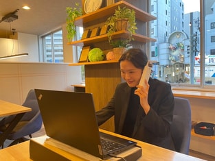 エイブルネットワーク南森町店の接客写真