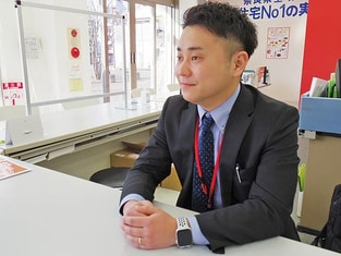 エイブルネットワーク桜井店の接客写真